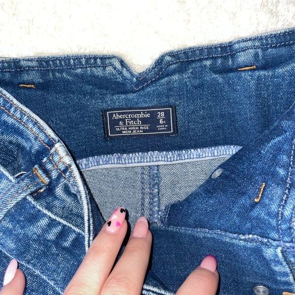 Abercrombie & Fitch A&F Mom Jean Paperbag Waist with Tie Belt - Picture 4 of 5